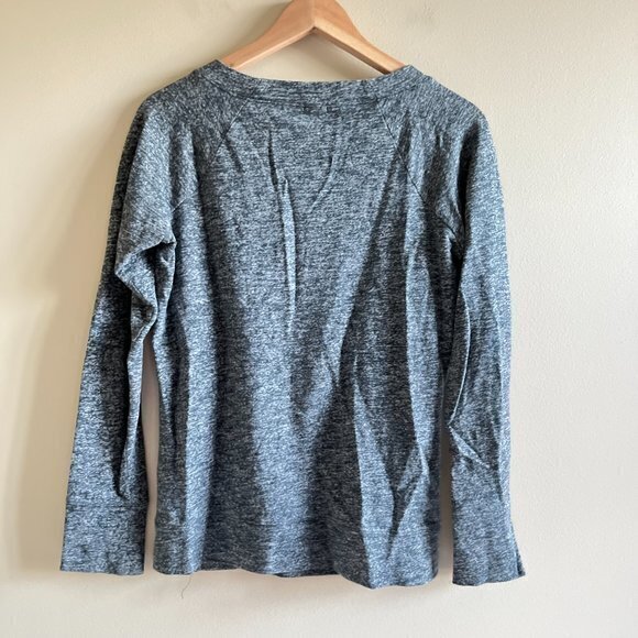 J Crew Women's Size‎ XS Long Sleeve Shirt Top Heather Blue Thermal Crewneck - Picture 4 of 4